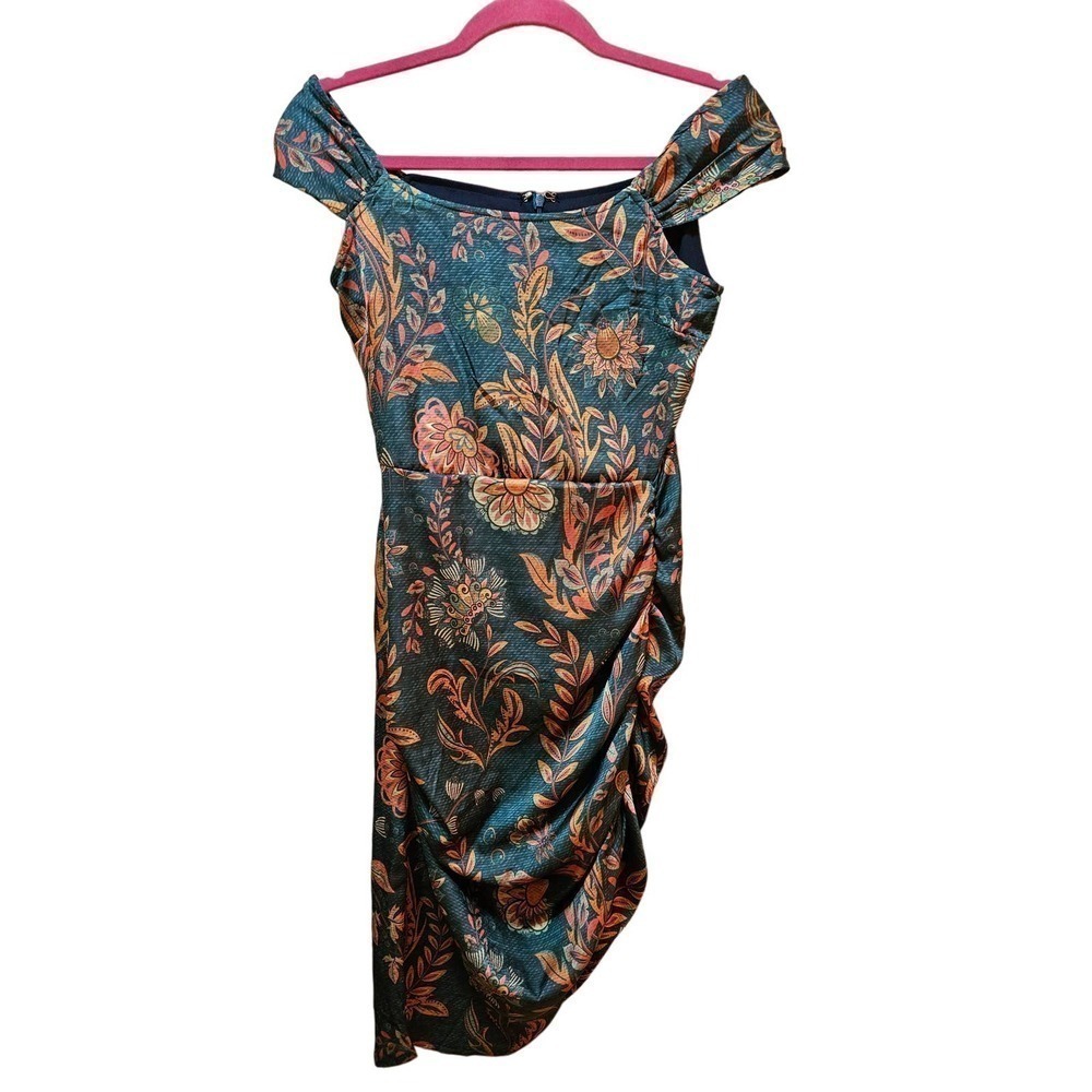 Averie Halley Runched‎ Midi Dress. XS. NWOT Floral silky dress.  Sexy. Pencil